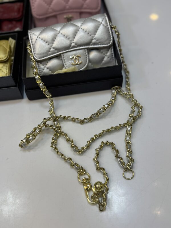 ⁦Chanel wallet with belt⁩ - الصورة ⁦7⁩