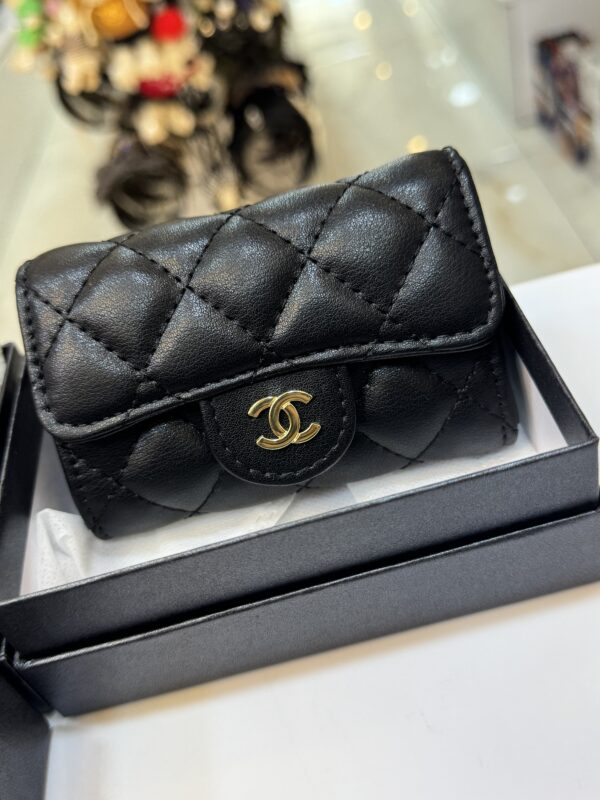 ⁦Chanel wallet with belt⁩ - الصورة ⁦5⁩