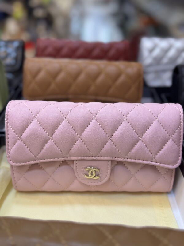 ⁦Chanel wallet with strap⁩ - الصورة ⁦5⁩