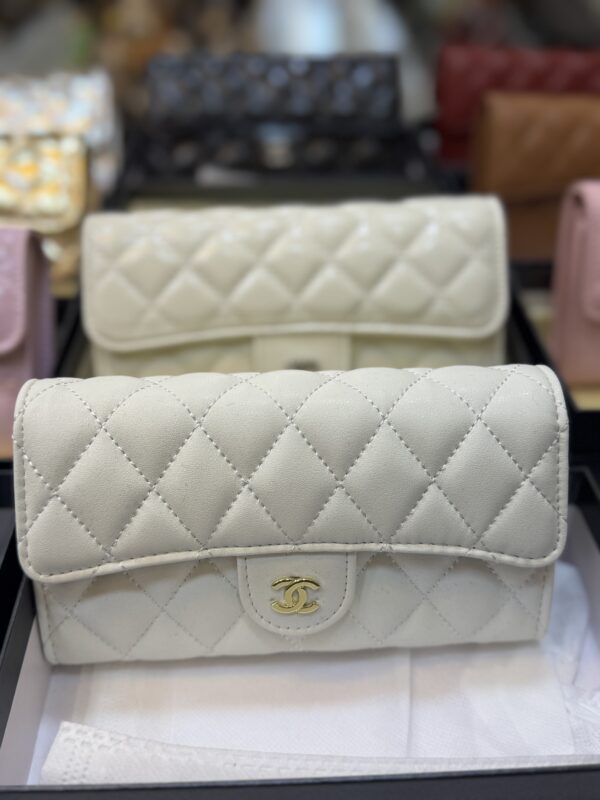 ⁦Chanel wallet with strap⁩ - الصورة ⁦10⁩