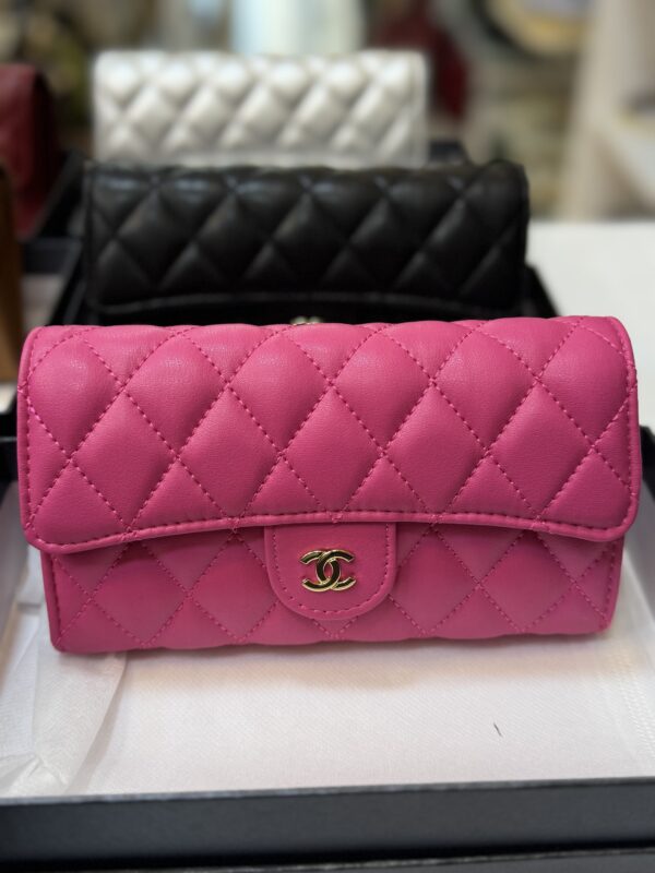⁦Chanel wallet with strap⁩ - الصورة ⁦16⁩