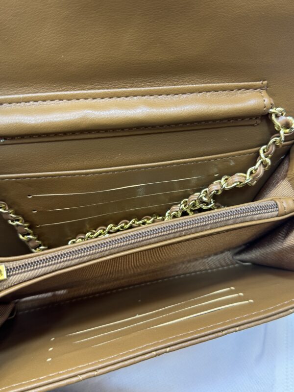 ⁦Chanel wallet with strap⁩ - الصورة ⁦17⁩