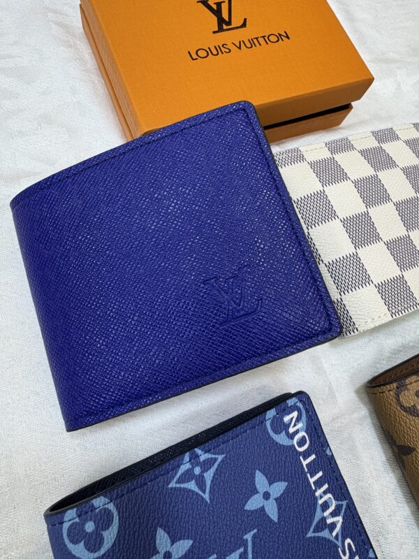 ⁦Lv men wallet⁩ - الصورة ⁦2⁩