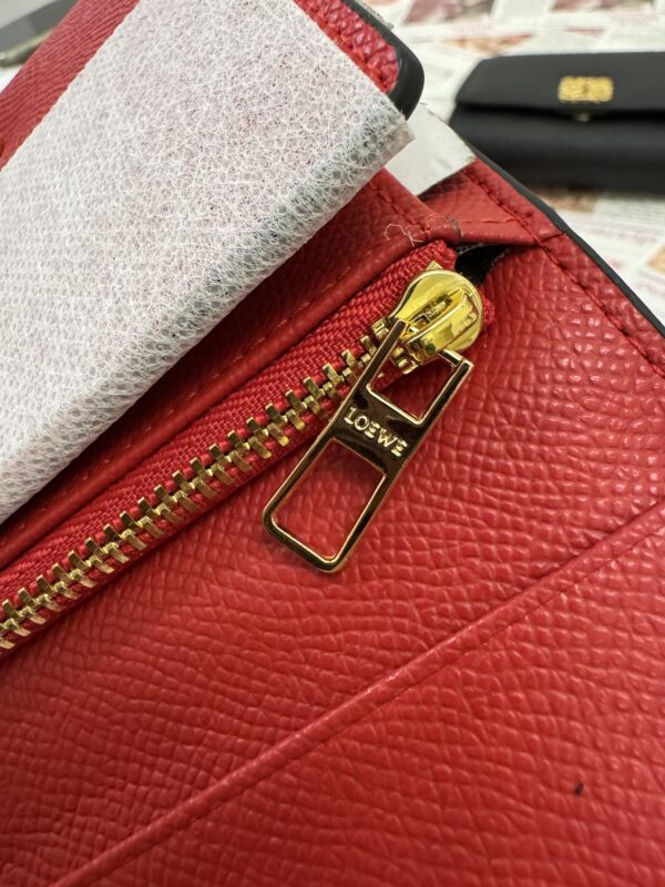 ⁦Loewe Wallet⁩ - الصورة ⁦4⁩