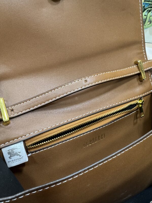 ⁦Burberry Bag⁩ - الصورة ⁦4⁩