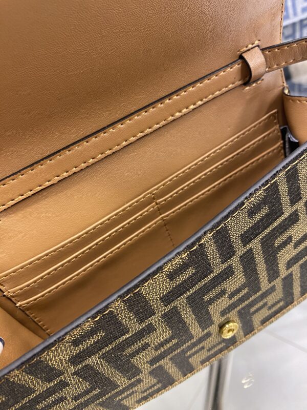 ⁦Fendi Bag⁩ - الصورة ⁦4⁩