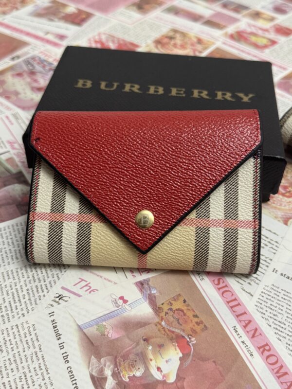 ⁦Burberry wallet⁩ - الصورة ⁦2⁩