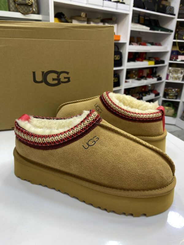 UGG