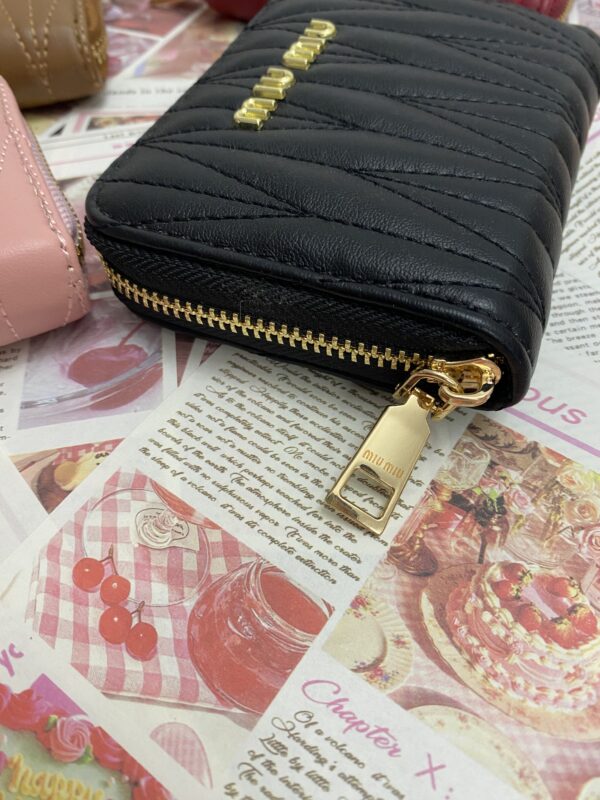 ⁦Miu Miu Wallet⁩ - الصورة ⁦2⁩
