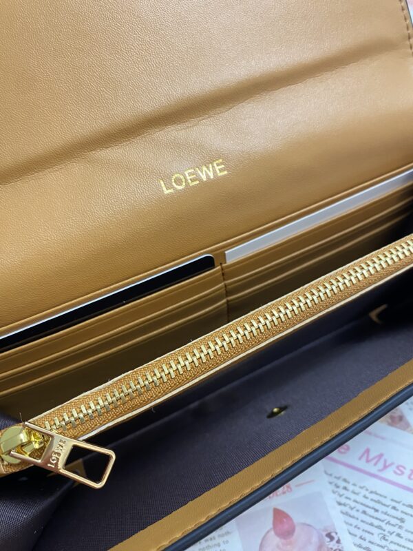 ⁦Loewe Wallet⁩ - الصورة ⁦4⁩