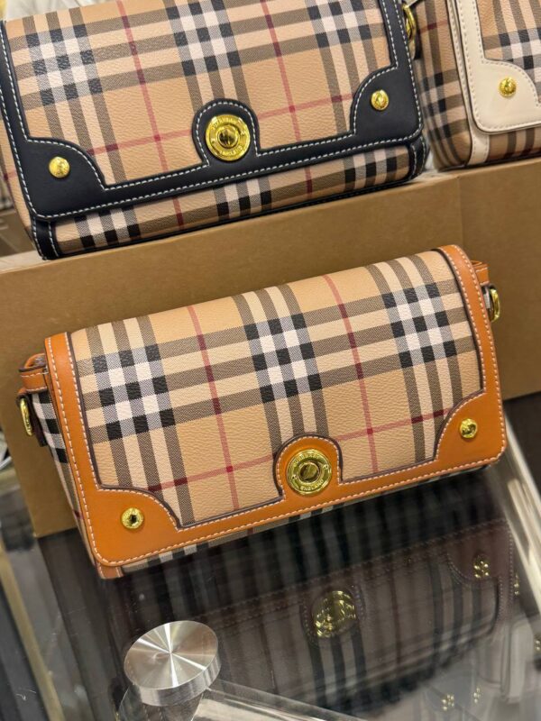 ⁦Burberry Bag⁩ - الصورة ⁦5⁩