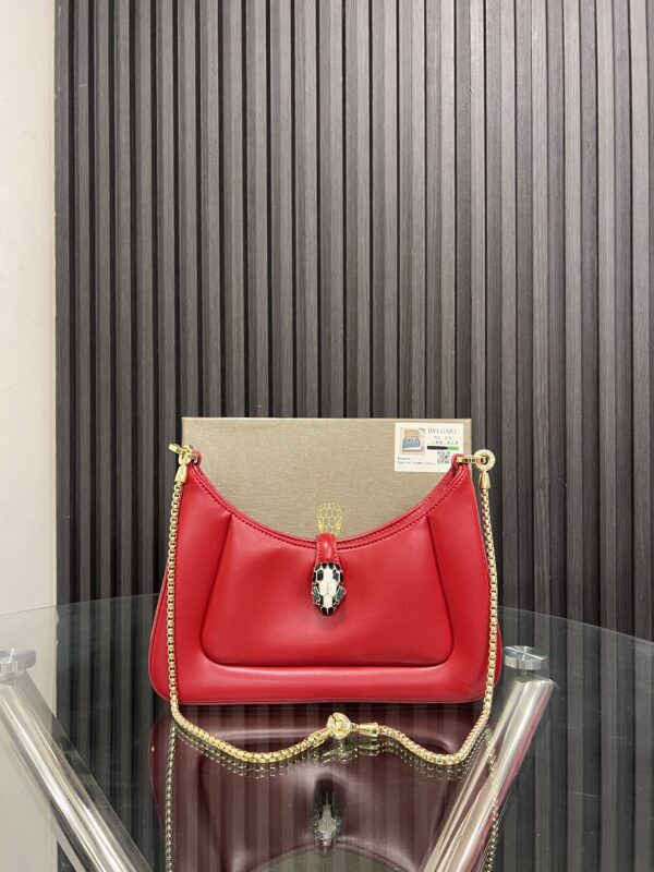 ⁦Bvlgari bag⁩ - الصورة ⁦2⁩