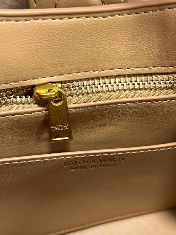 ⁦Bottega bag⁩ - الصورة ⁦4⁩