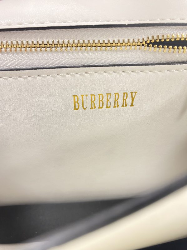 ⁦Burberry Bag⁩ - الصورة ⁦5⁩