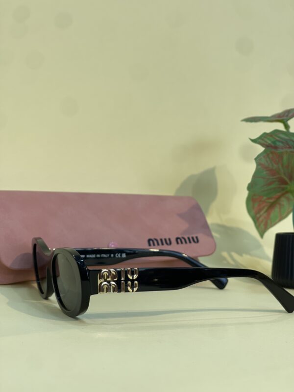 ⁦Miu Miu sunglasses⁩ - الصورة ⁦2⁩