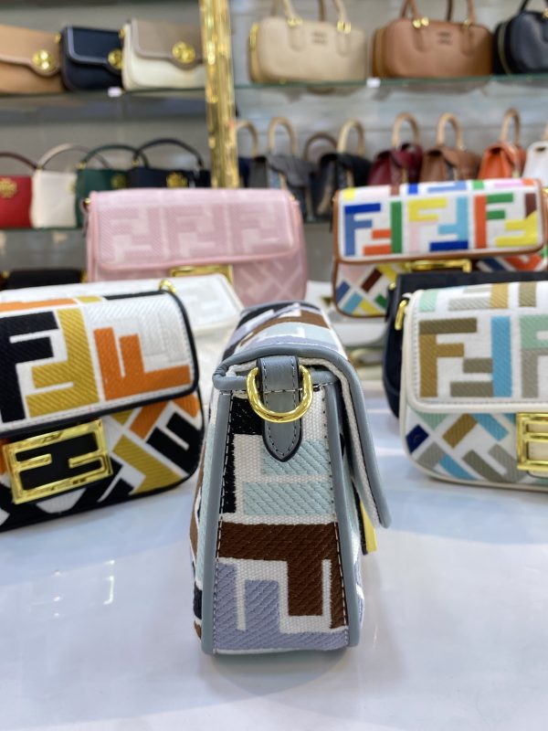 ⁦Fendi Bag⁩ - الصورة ⁦4⁩
