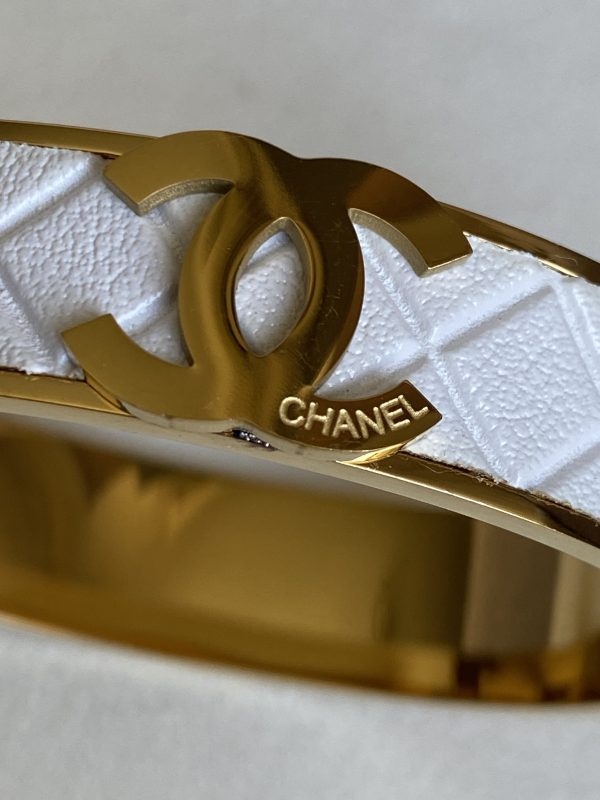 ⁦Chanel bracelet⁩ - الصورة ⁦2⁩