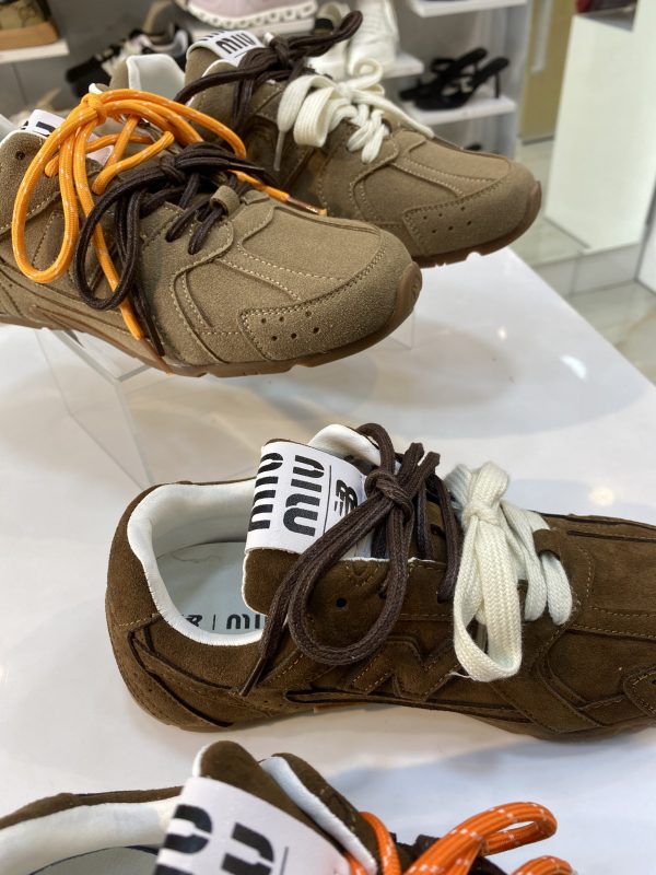 ⁦Miu Miu x New Balance⁩ - الصورة ⁦7⁩