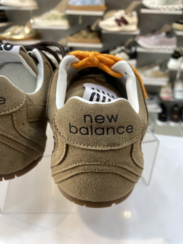 ⁦Miu Miu x New Balance⁩ - الصورة ⁦9⁩