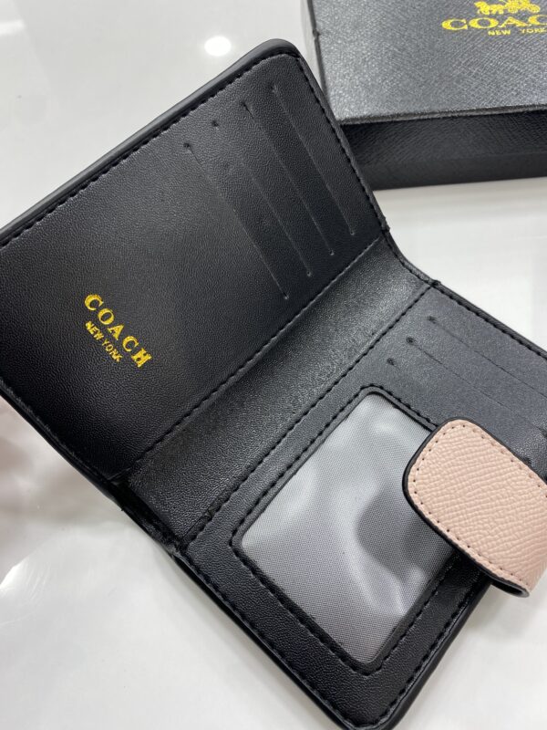 ⁦Coach Wallet⁩ - الصورة ⁦2⁩