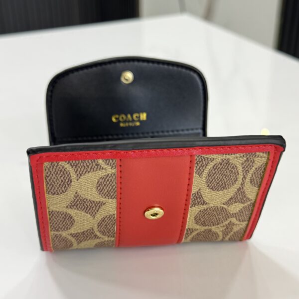 ⁦Coach wallet⁩ - الصورة ⁦2⁩