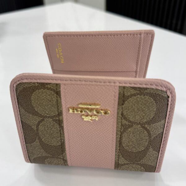 ⁦Coach wallet⁩ - الصورة ⁦3⁩
