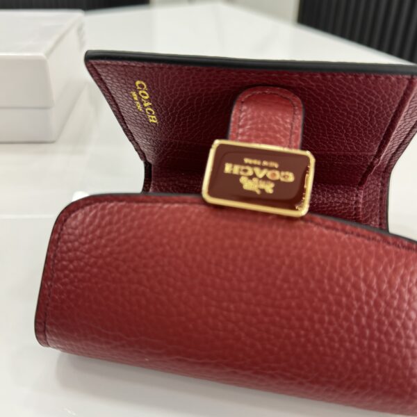 ⁦Coach Wallet⁩ - الصورة ⁦2⁩