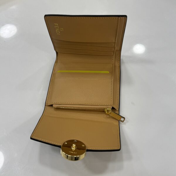 ⁦Fendi Wallet⁩ - الصورة ⁦2⁩