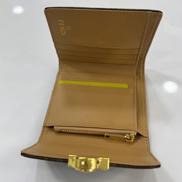 ⁦Fendi Wallet⁩ - الصورة ⁦3⁩