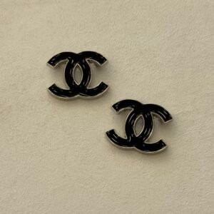 Chanel brosh