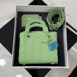 Dior Package