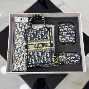 Dior Package