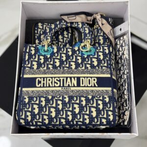 Dior Package