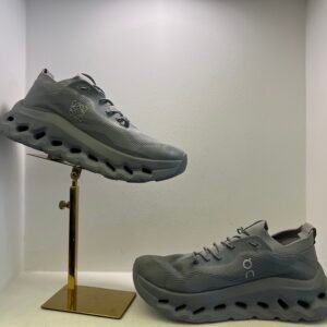 On  cloud shoes
